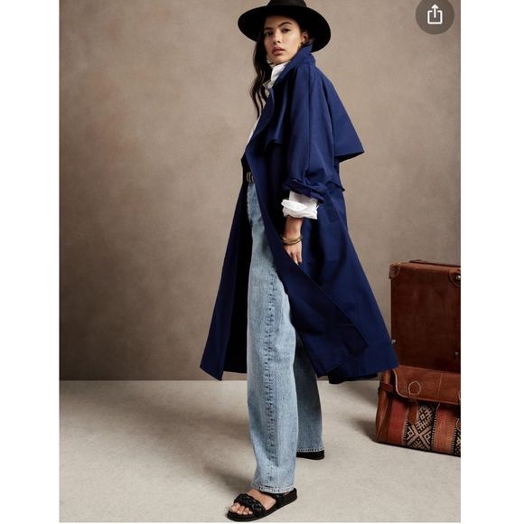 Banana Republic Jackets & Blazers - Banana Republic
Women's Blue Oversized Opera Coat